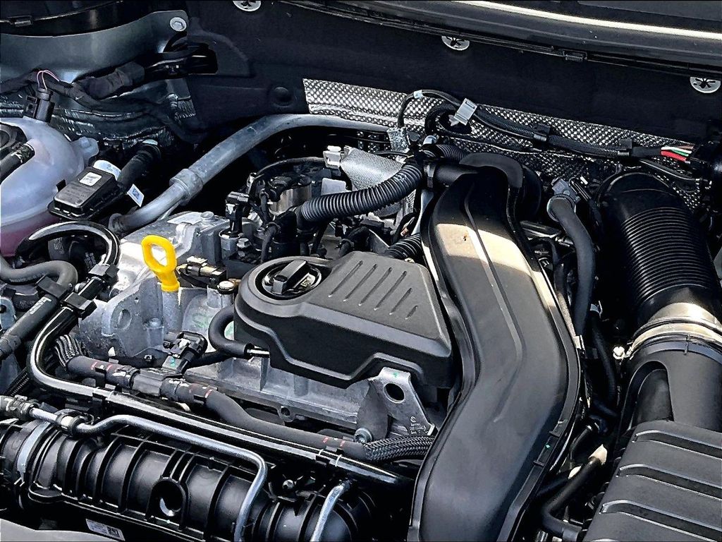 2025 Volkswagen Taos — photo 35