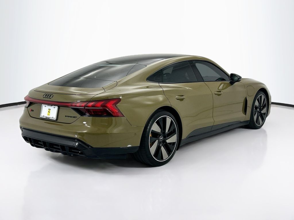 Thumbnail: 2022 Audi RS e-tron GT - 5