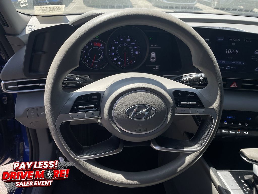 2021 Hyundai Elantra SEL - Photo 17