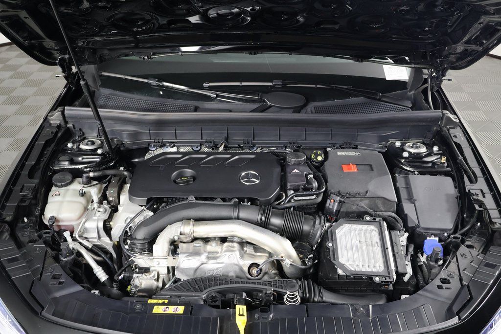 Thumbnail: 2025 Mercedes-Benz GLB - 15