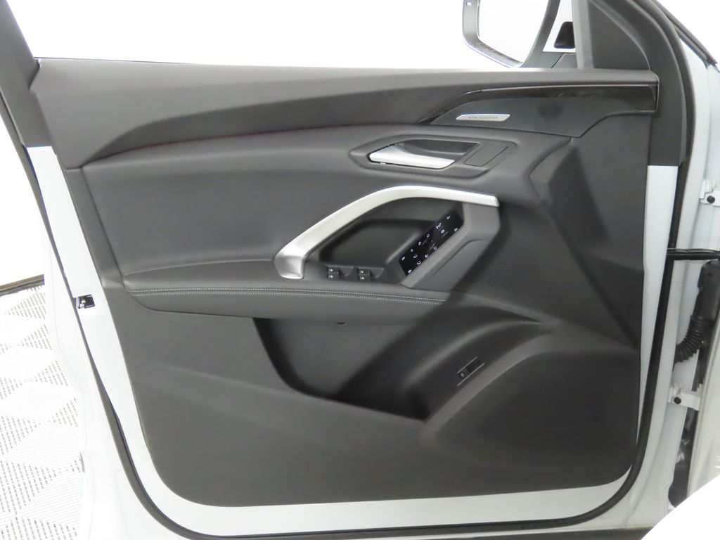 Thumbnail: 2025 Audi Q5 - 25