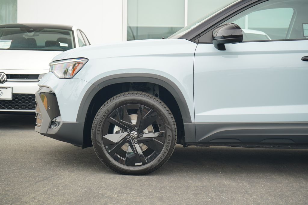 Thumbnail: 2025 Volkswagen Taos - 2