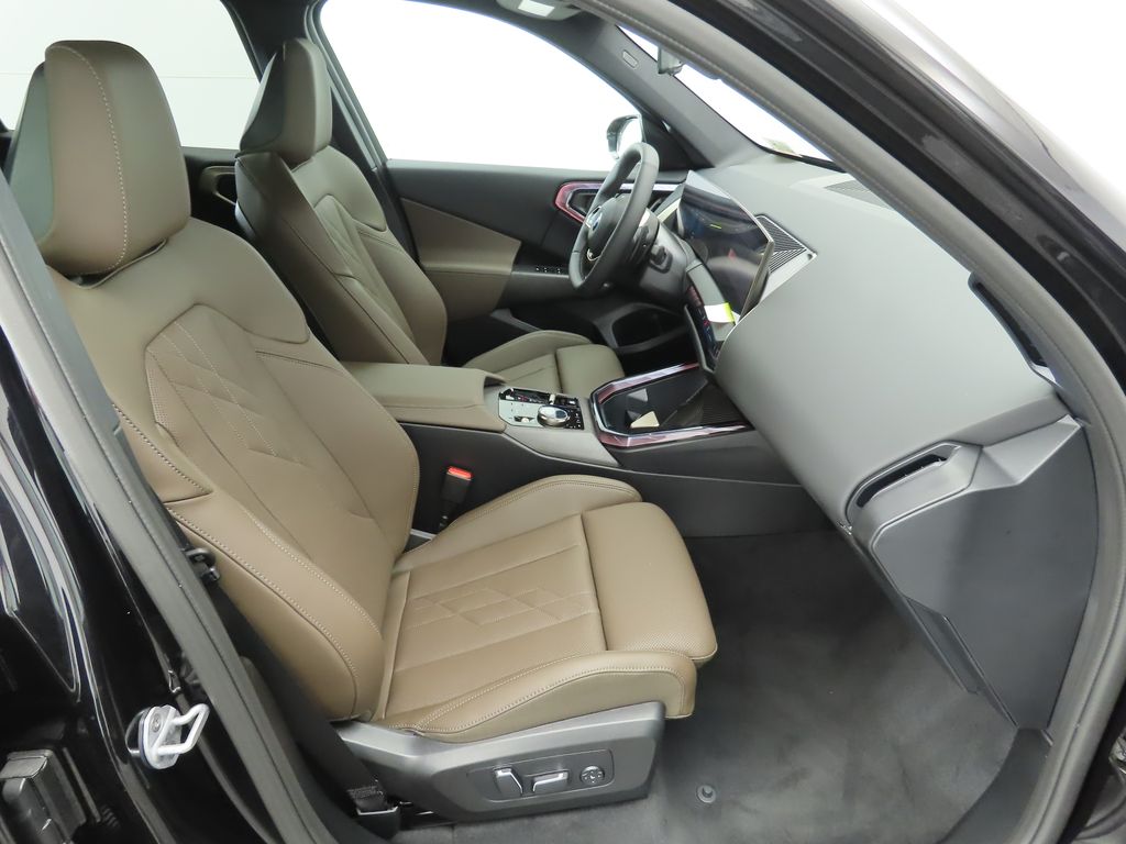 Thumbnail: 2025 BMW X3 - 21