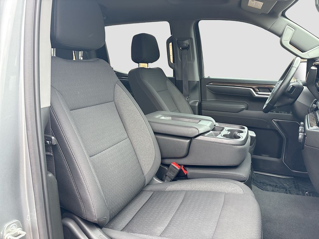 Used 2025 Gray Chevrolet LT image 27