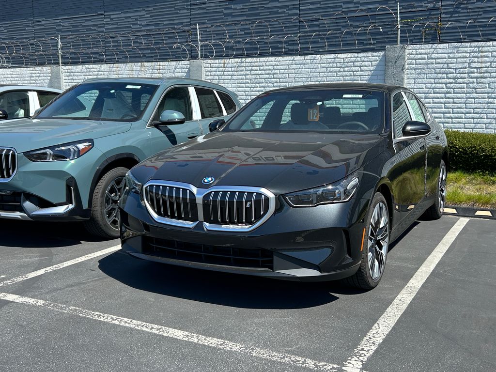 Thumbnail: 2026 BMW i5 - 2
