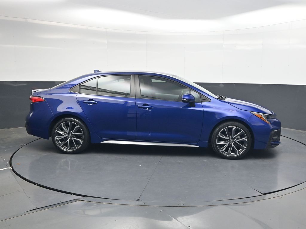Used 2020 Blue Toyota SE image 3