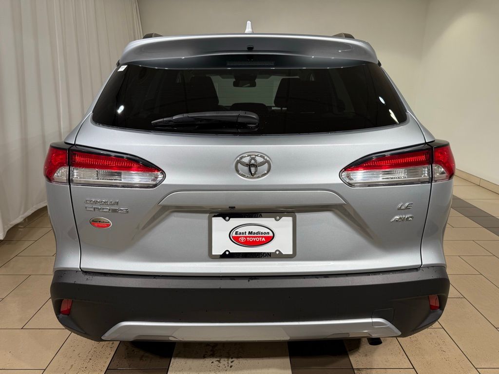 Thumbnail: 2023 Toyota Corolla Cross - 4