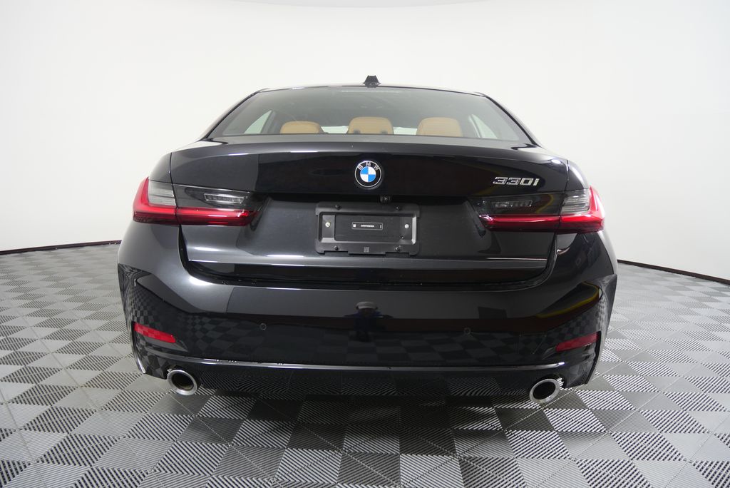 Thumbnail: 2024 BMW 3 Series - 4