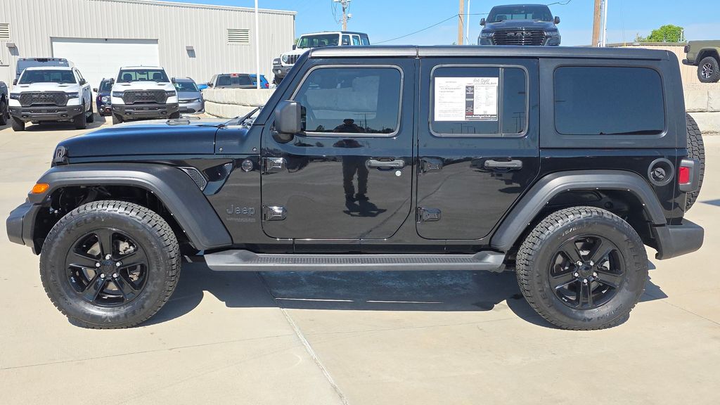 Used 2022 Jeep Wrangler Unlimited Altitude with VIN 1C4HJXDG4NW253925 for sale in Kansas City