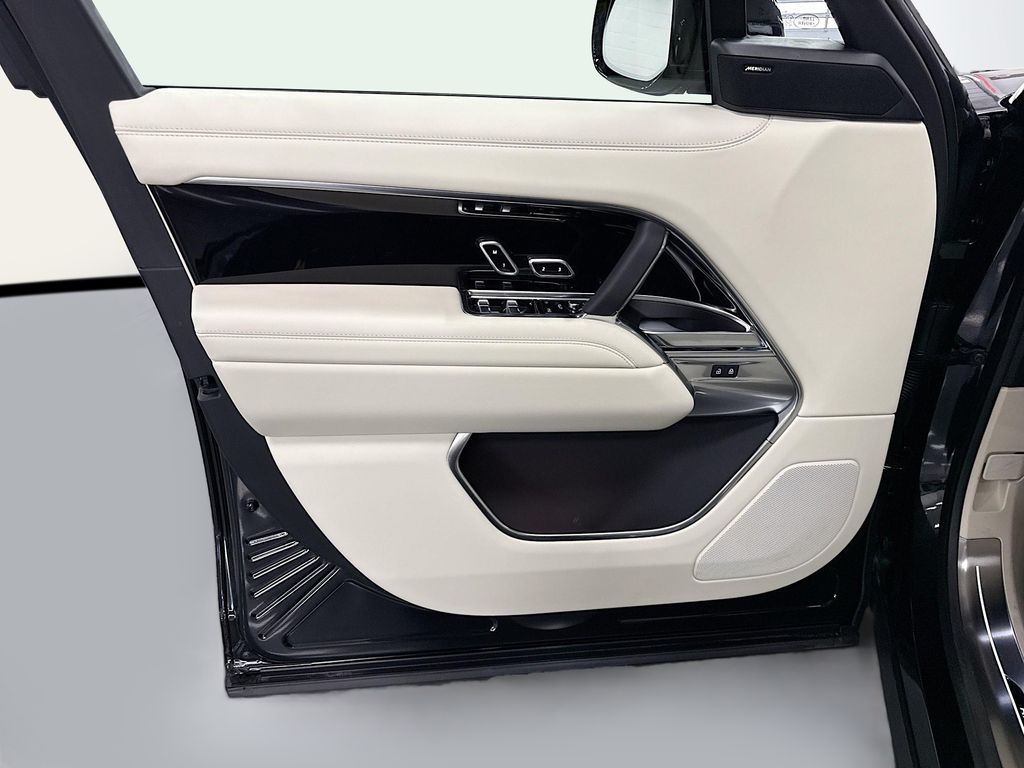 Thumbnail: 2026 Land Rover Range Rover - 23