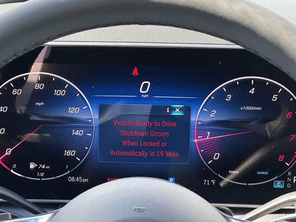 2025 Mercedes-Benz GLC 300 24