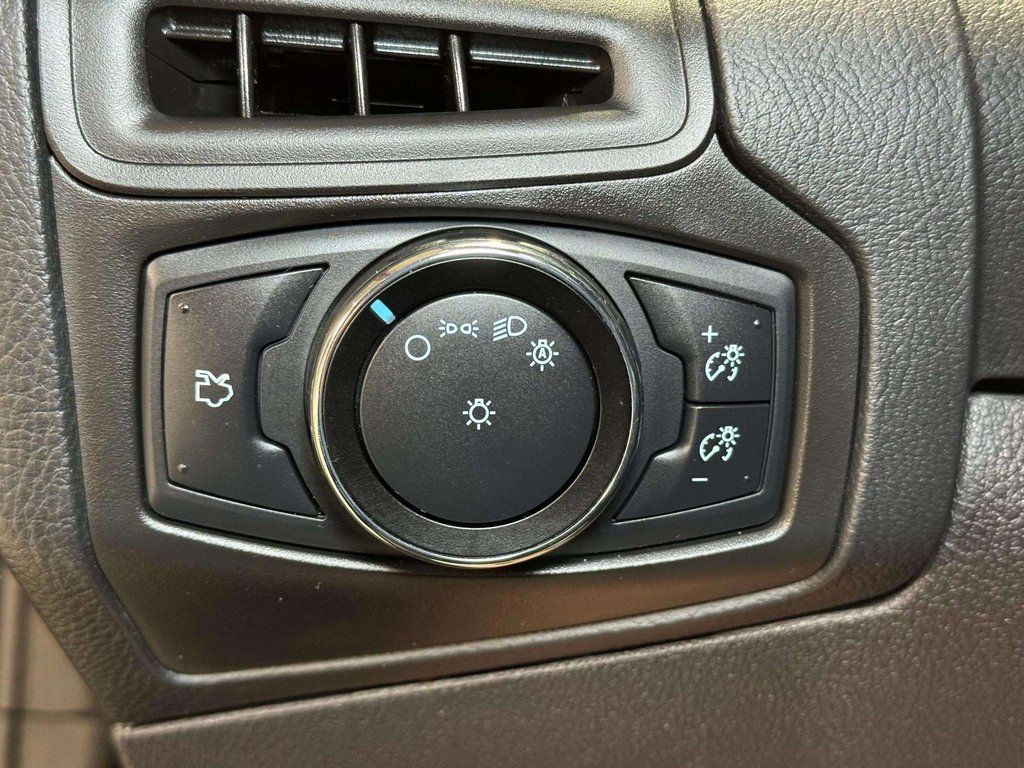 Used 2014 Tuxedo Black Metallic Ford SE image 9