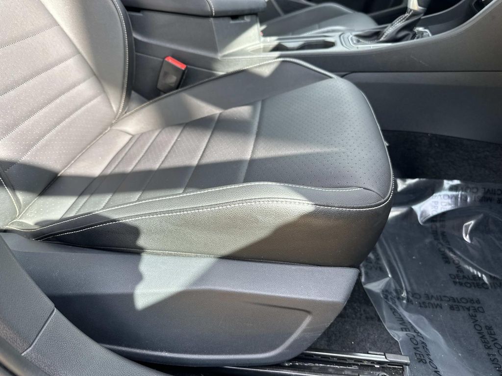 Thumbnail: 2022 Volkswagen Jetta - 21