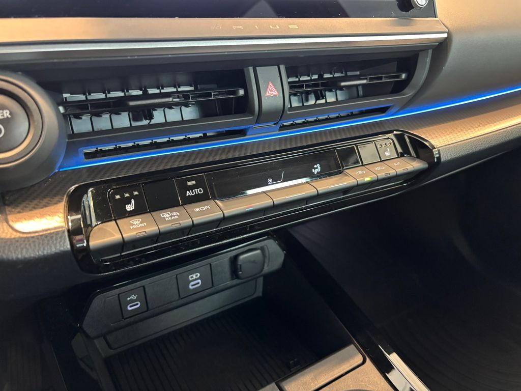 2025 Toyota Prius XLE