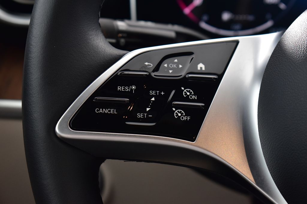 Thumbnail: 2025 Mercedes-Benz C-Class - 16