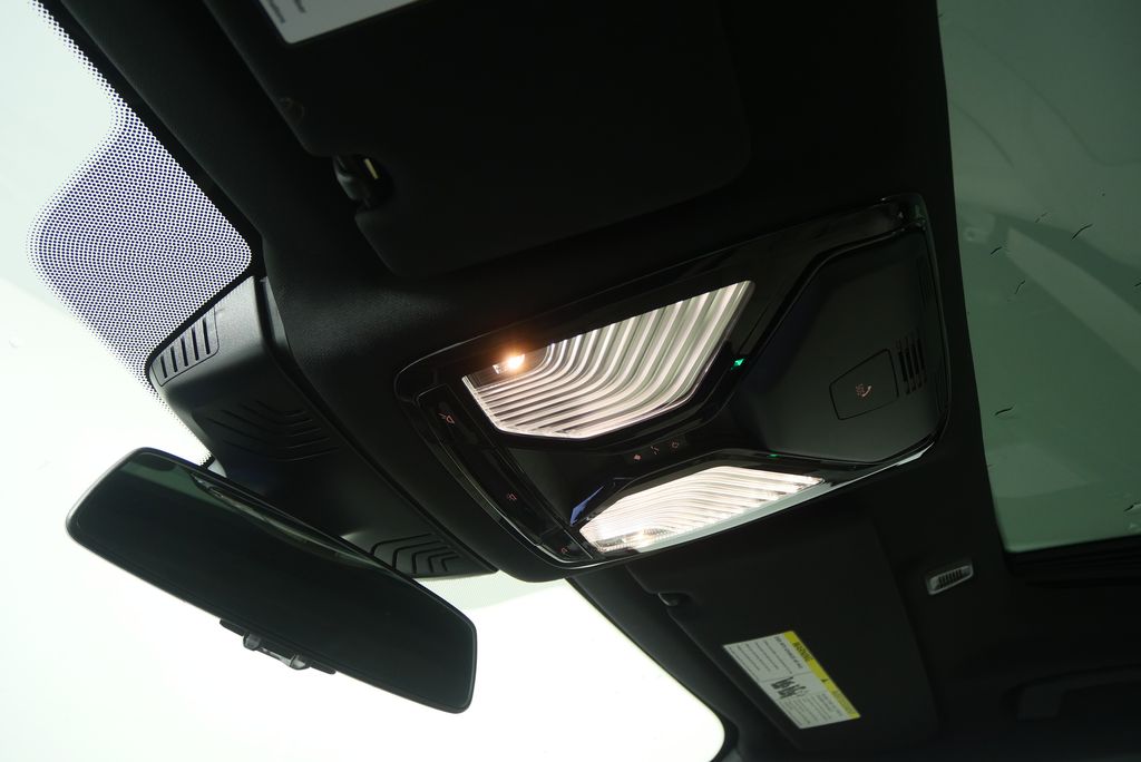 Thumbnail: 2023 BMW 5 Series - 21