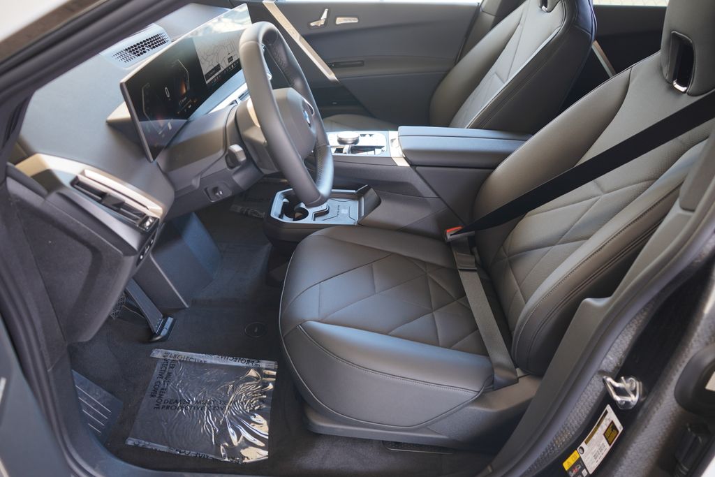 Thumbnail: 2026 BMW iX - 11