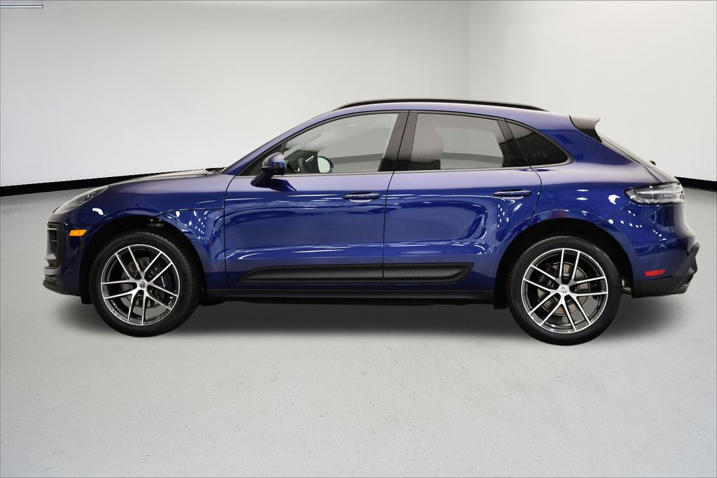 Thumbnail: 2026 Porsche Macan - 2