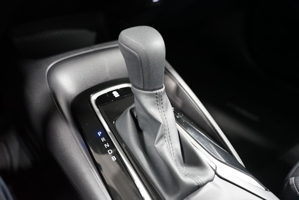 2025 Toyota Corolla LE 21