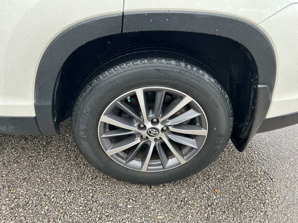 2019 Toyota Highlander SE 8