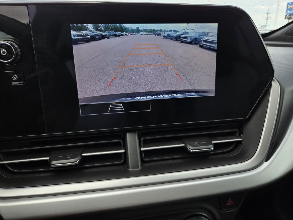 Used 2024 Chevrolet Trax SUV