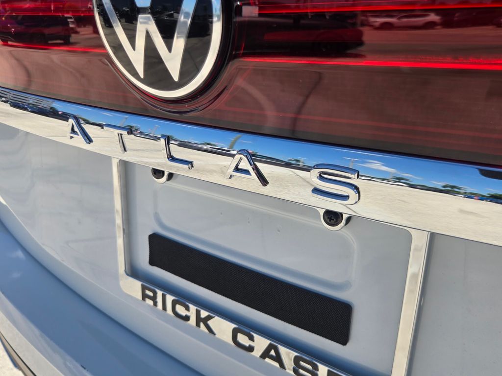2024 Volkswagen Atlas - $25,700