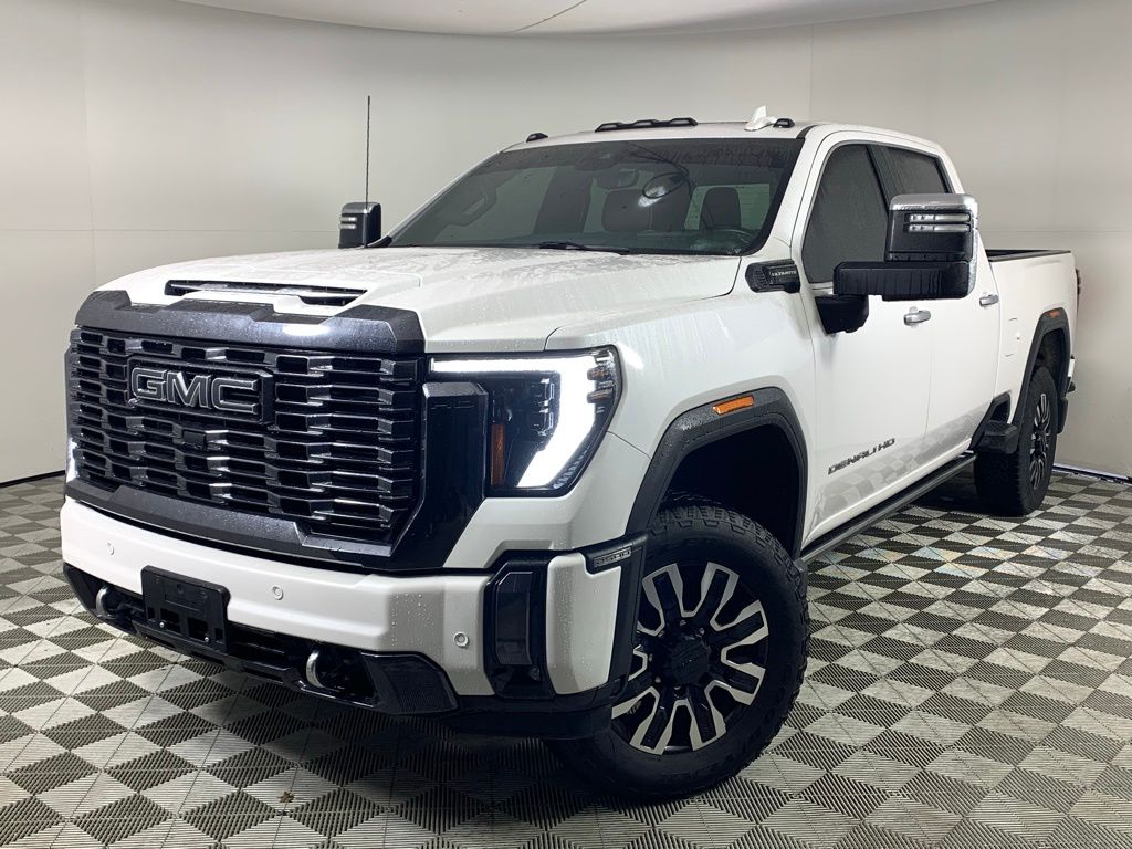 2024 GMC Sierra Denali's photo