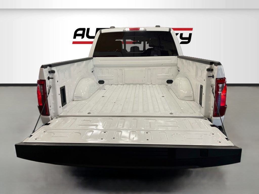 Used 2024 Oxford White Ford XLT image 27