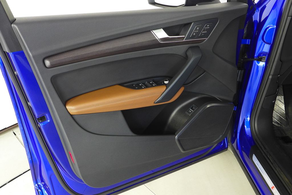 Thumbnail: 2022 Audi Q5 - 11