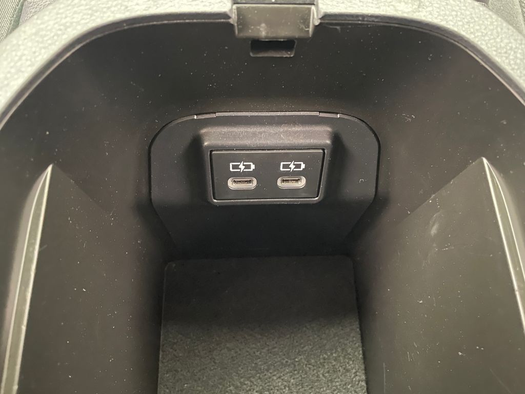 Thumbnail: 2022 Toyota RAV4 - 30