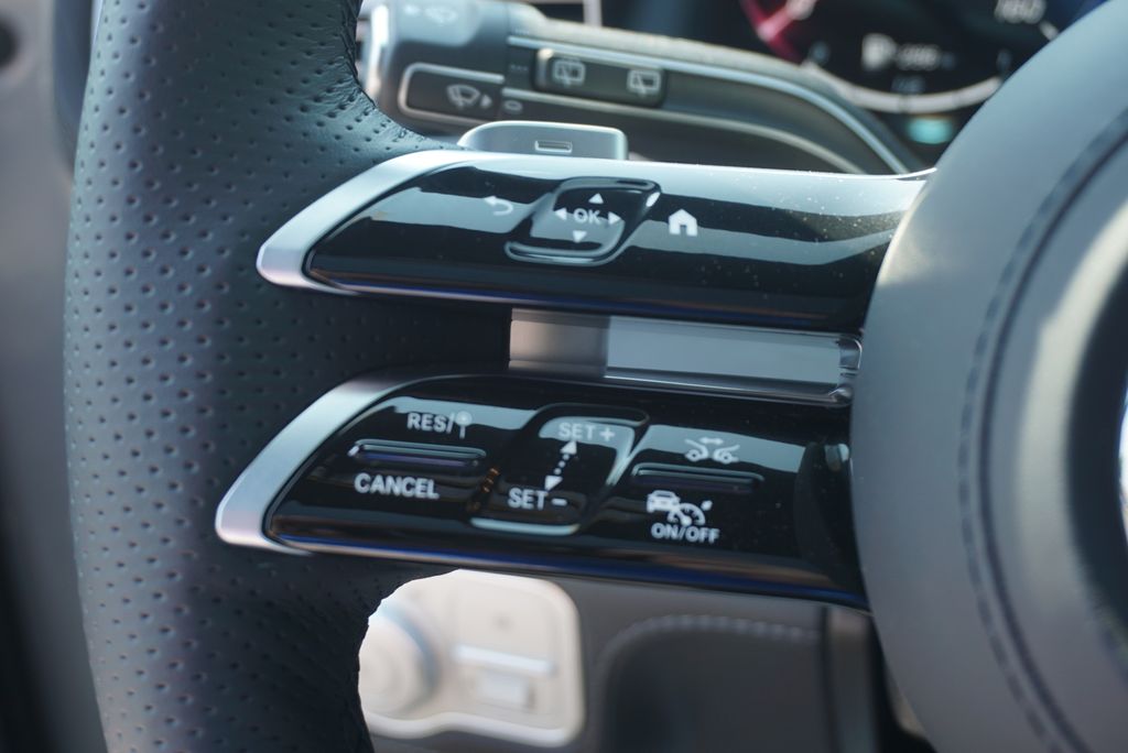 Thumbnail: 2025 Mercedes-Benz GLS - 26