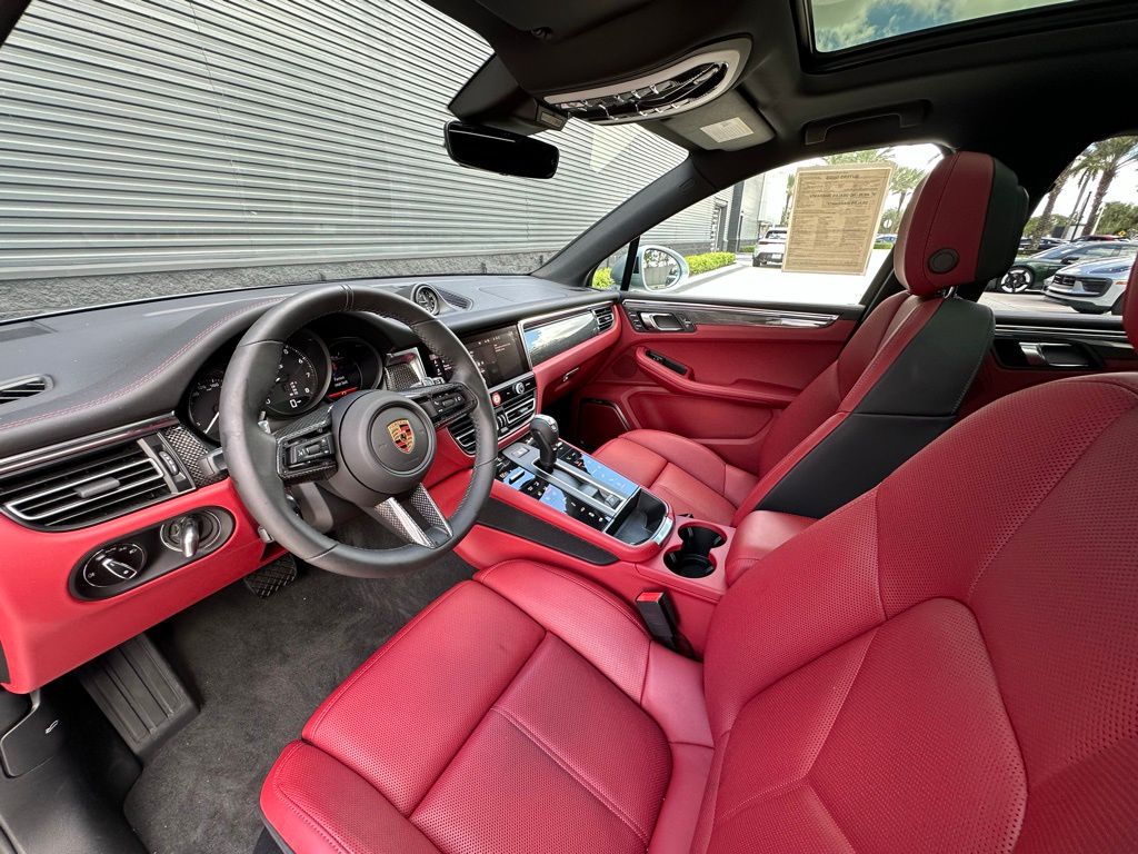 Thumbnail: 2025 Porsche Macan - 4