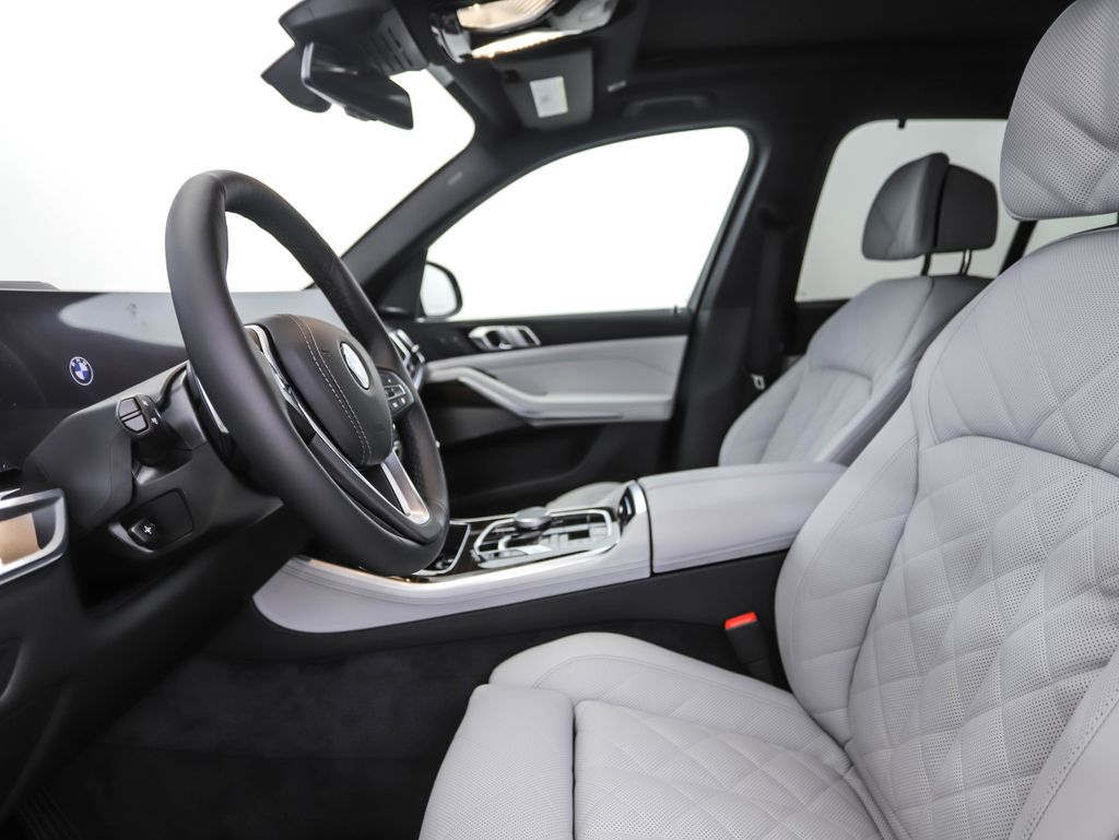 Thumbnail: 2026 BMW X5 - 11