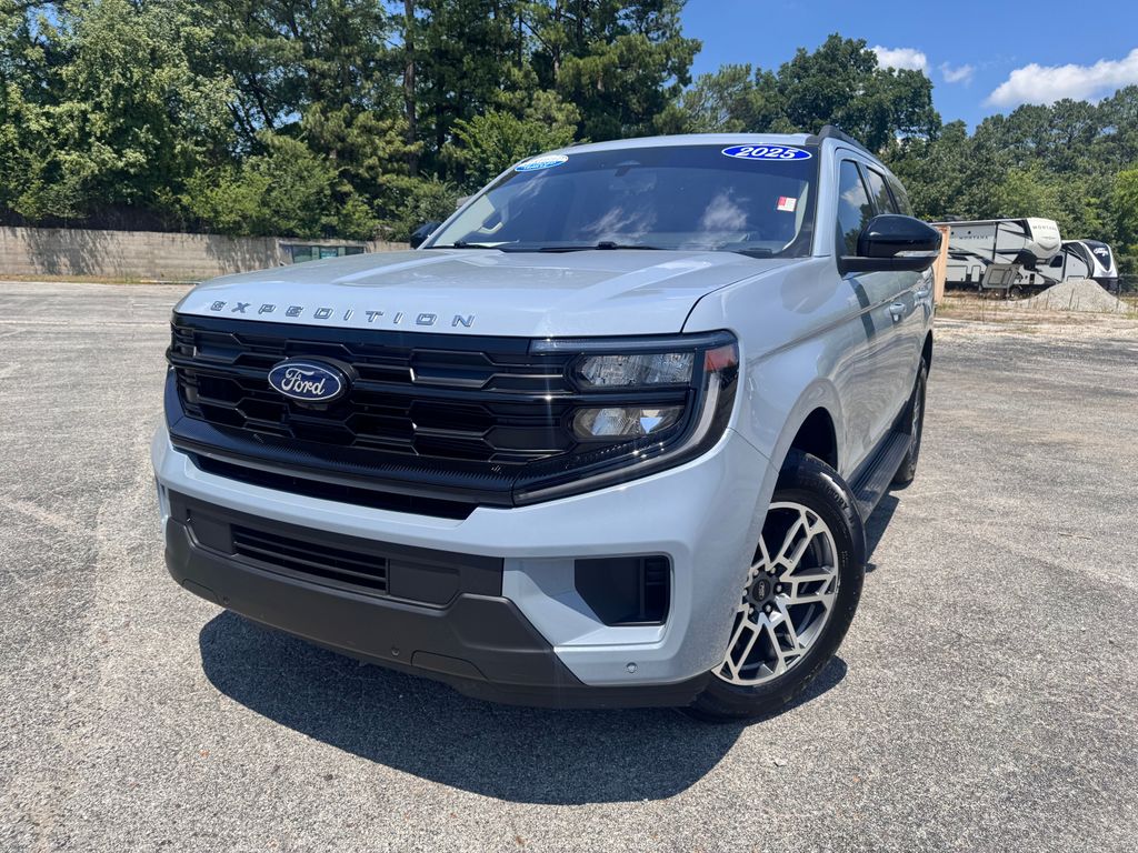 Gray Metallic 2025 Ford Expedition SUV / Crossover 4X2 Automatic