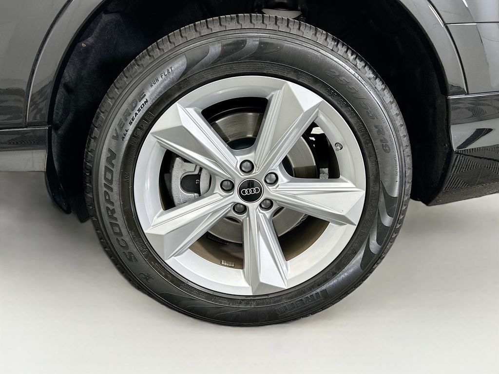 Thumbnail: 2023 Audi Q7 - 31