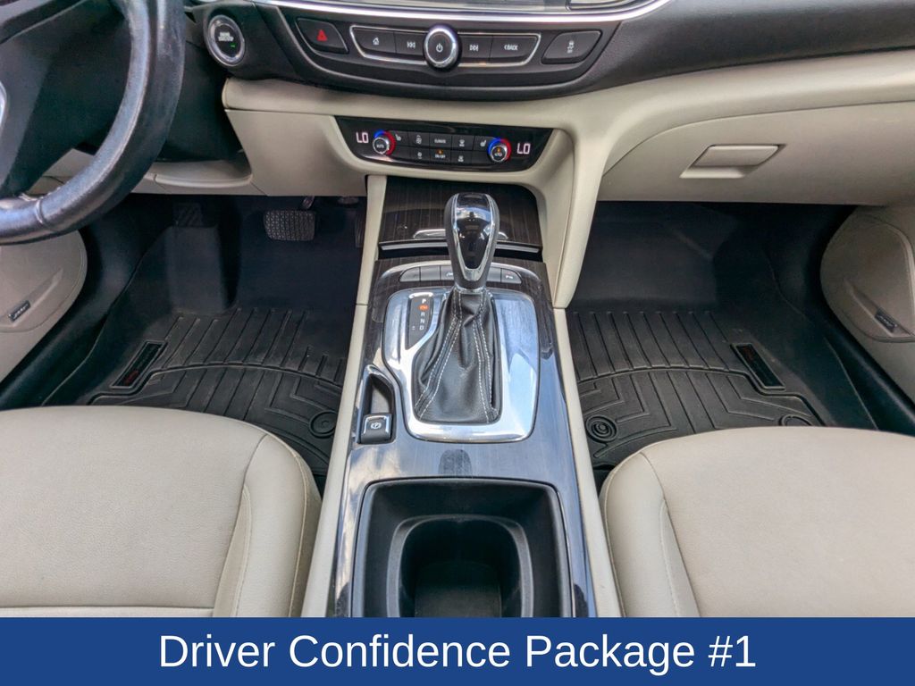 2018 Buick Regal TourX Essence