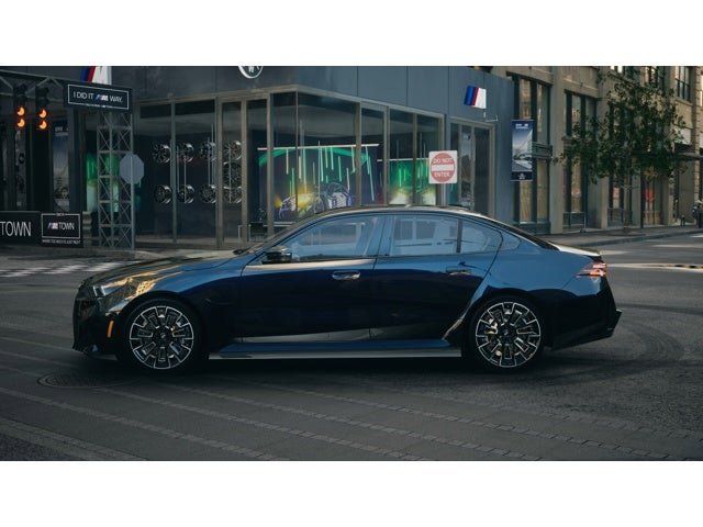 Thumbnail: 2026 BMW M5 - 4