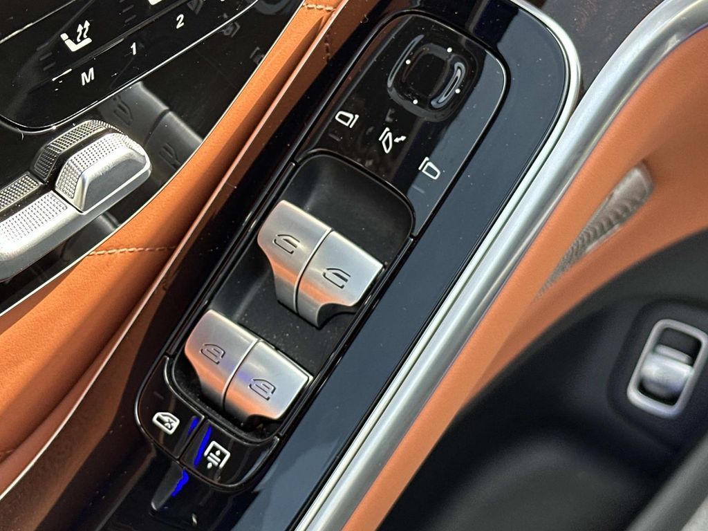 Thumbnail: 2022 Mercedes-Benz S-Class - 31