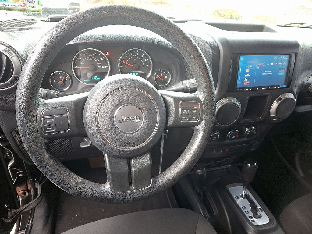 Thumbnail: 2017 Jeep Wrangler - 12