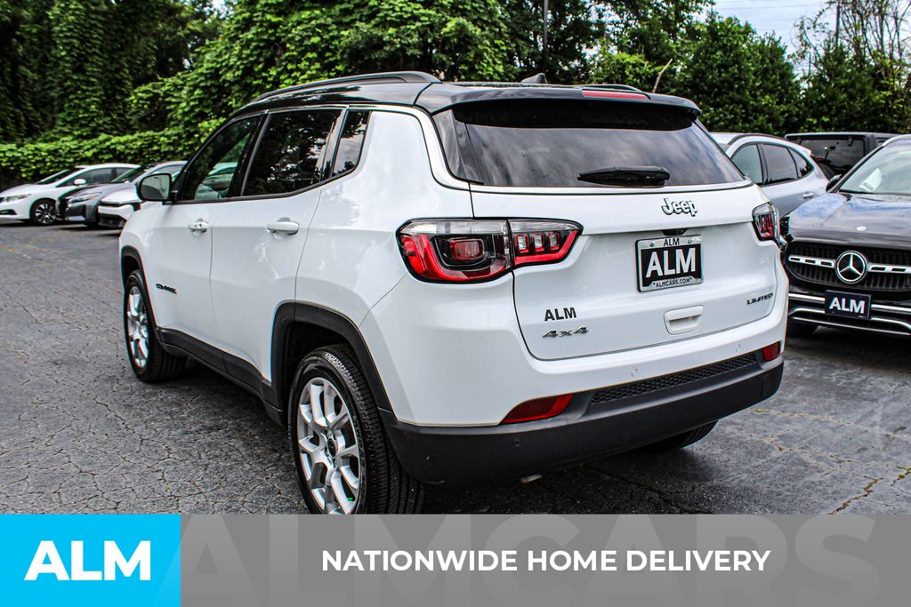 Used 2025 White Jeep Limited image 4