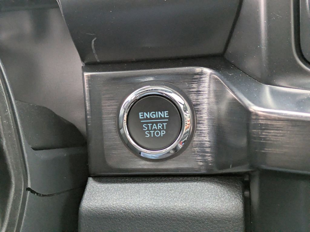 2026 Ford F-250 Super Duty Black Widow