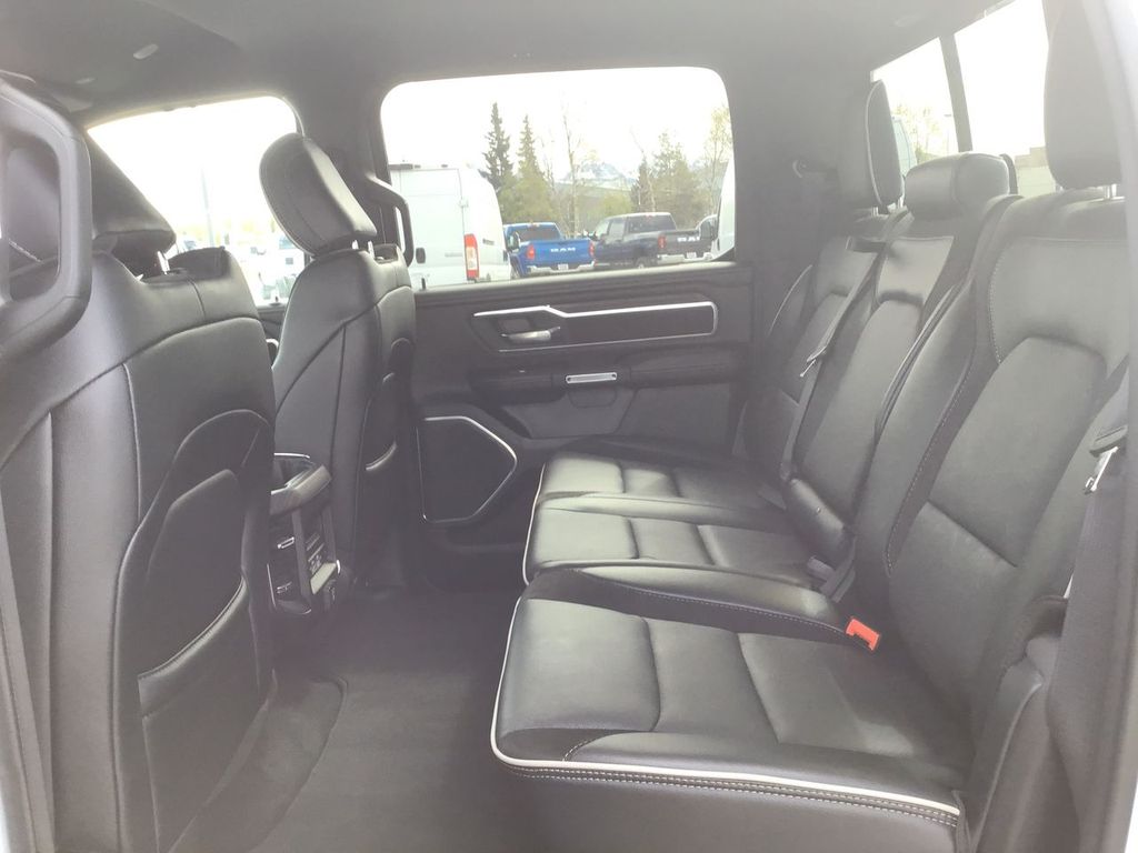 2025 RAM Ram 1500 Pickup Laramie - Photo 17