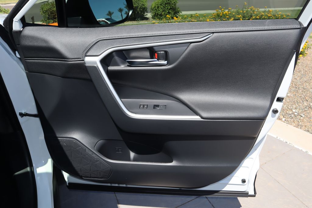 2025 Toyota RAV4 Limited 24