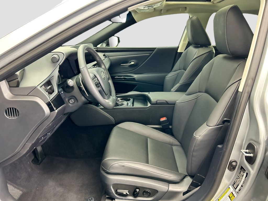 Thumbnail: 2023 Lexus ES - 5