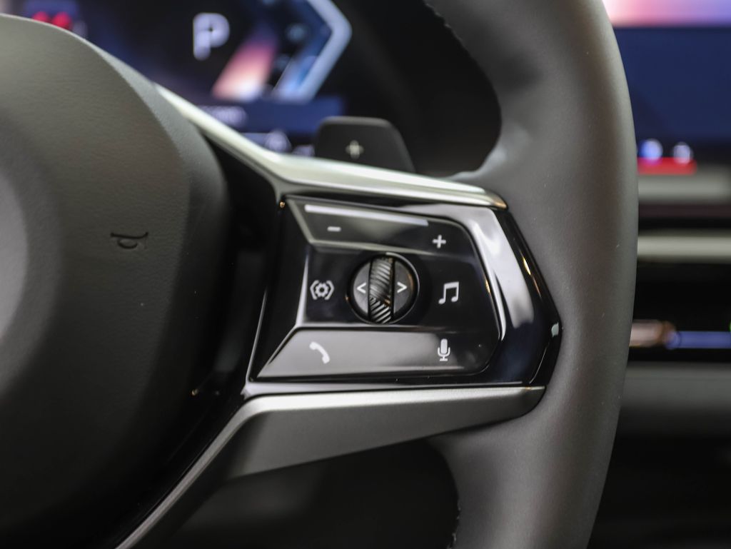 Thumbnail: 2026 BMW 5 Series - 13