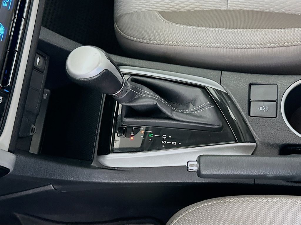 Thumbnail: 2017 Toyota Corolla - 15