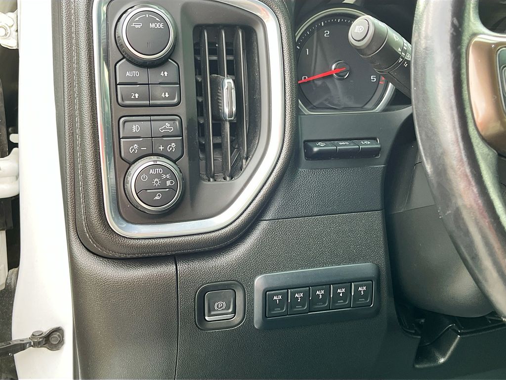 Used 2022 Summit White Chevrolet High Country image 10