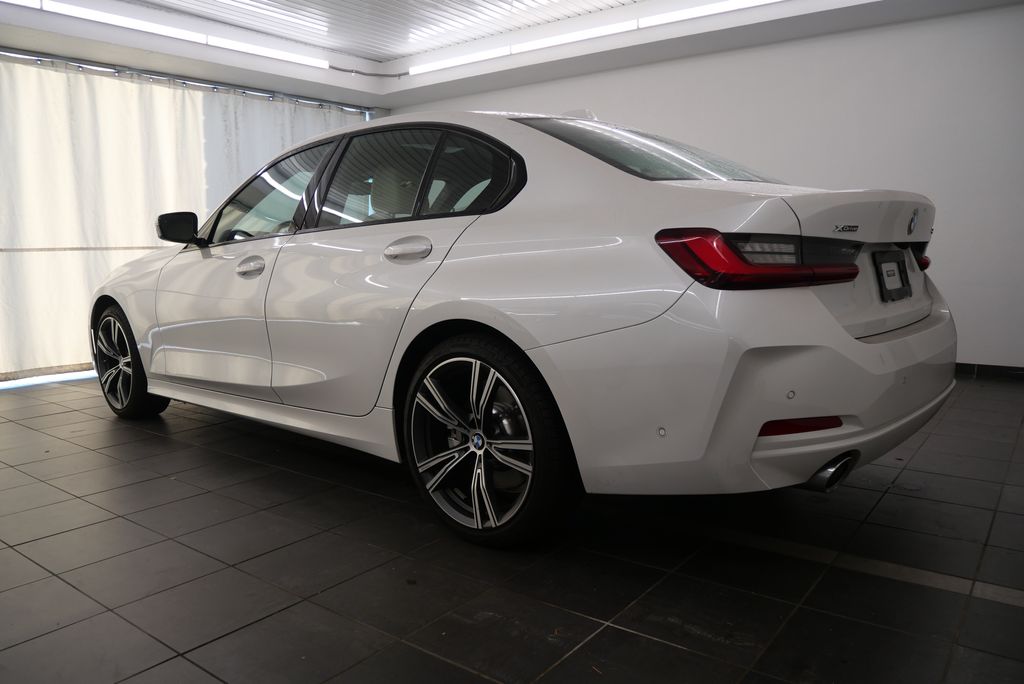 2023 BMW 3 Series 330i xDrive 4