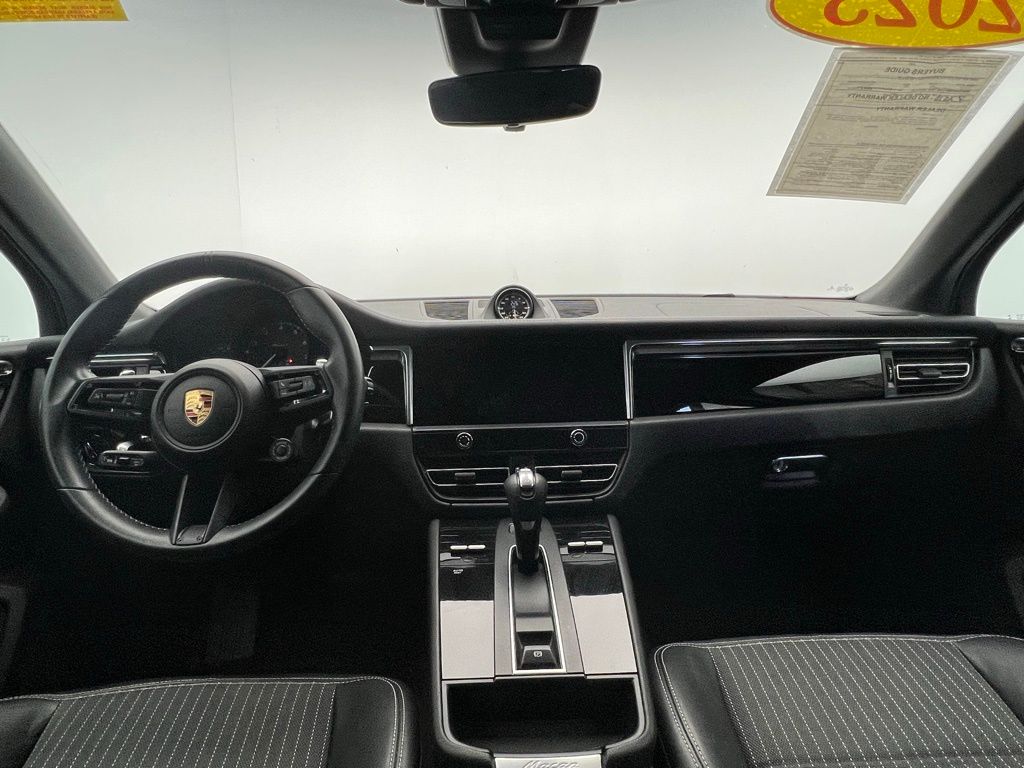 Thumbnail: 2023 Porsche Macan - 6