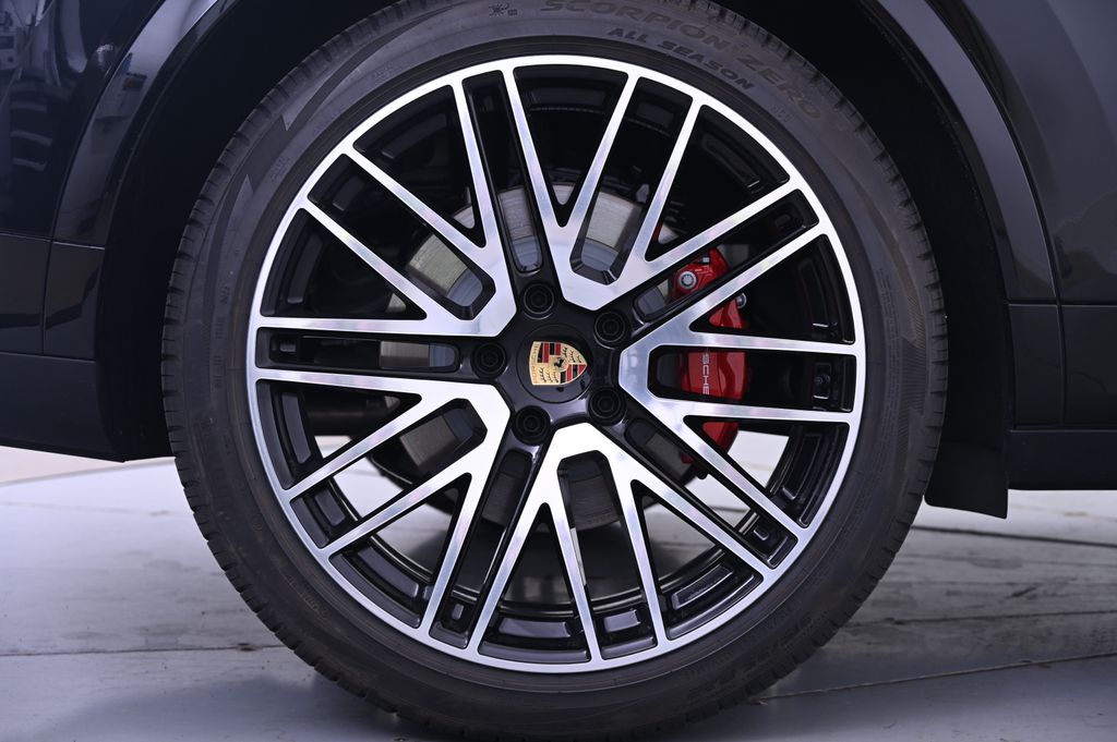 Thumbnail: 2024 Porsche  - 13
